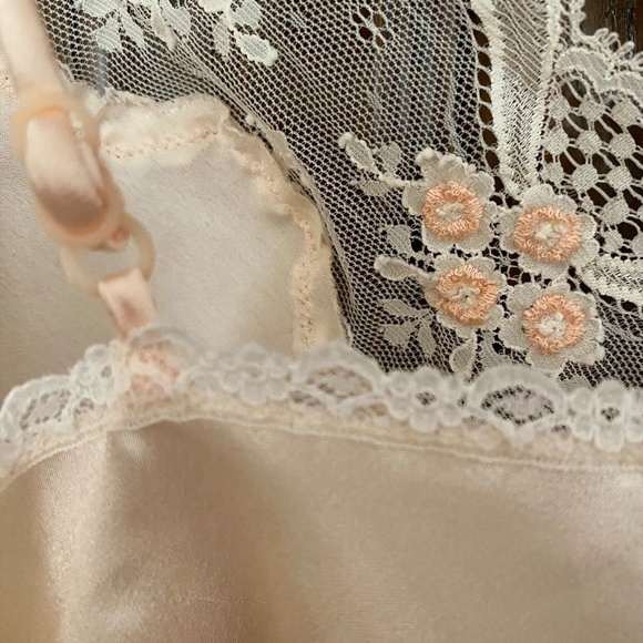 Vintage Pink Woman's Camisole Top, Lacy Chemise, Nightwear, Underwear. Poly. M - Picture 8 of 8